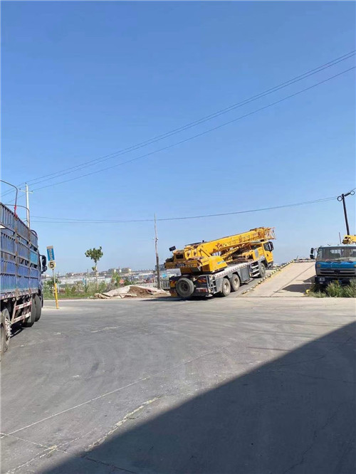 吉首市25吨吊车的租赁价格大概是多少？