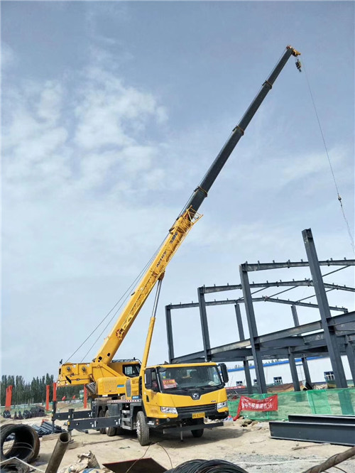 吉首市超高层建筑钢结构吊装案例